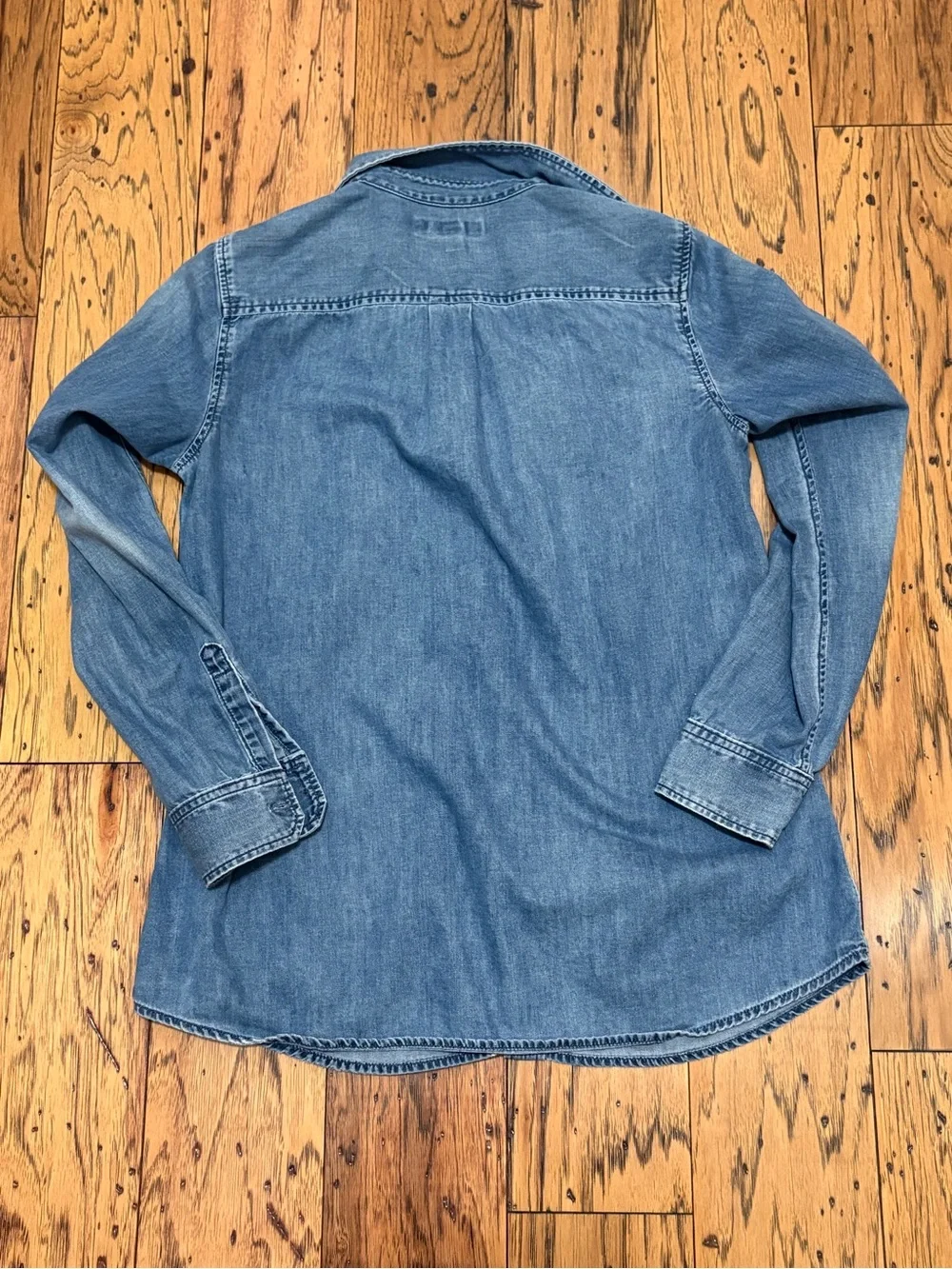 Banana Republic Denim Button Down Size Small